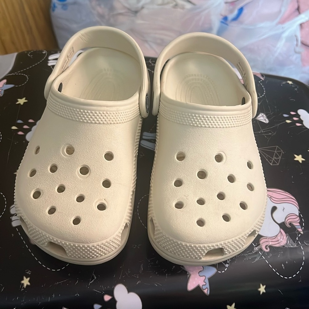 Crocs bone color